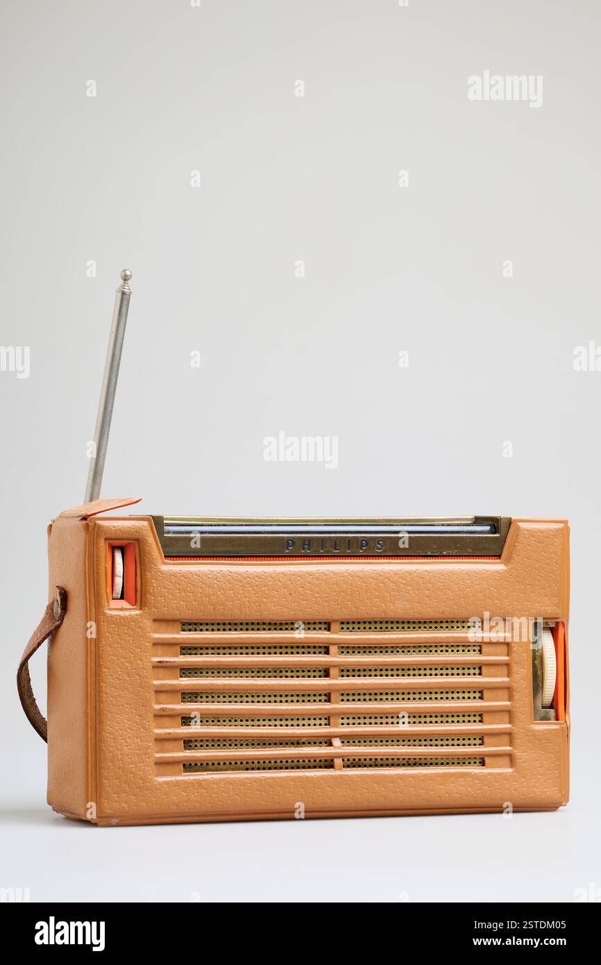 Transistor radio 1960s hi-res stock photography and images Transistor radio 1960s hi-res stock photography and images