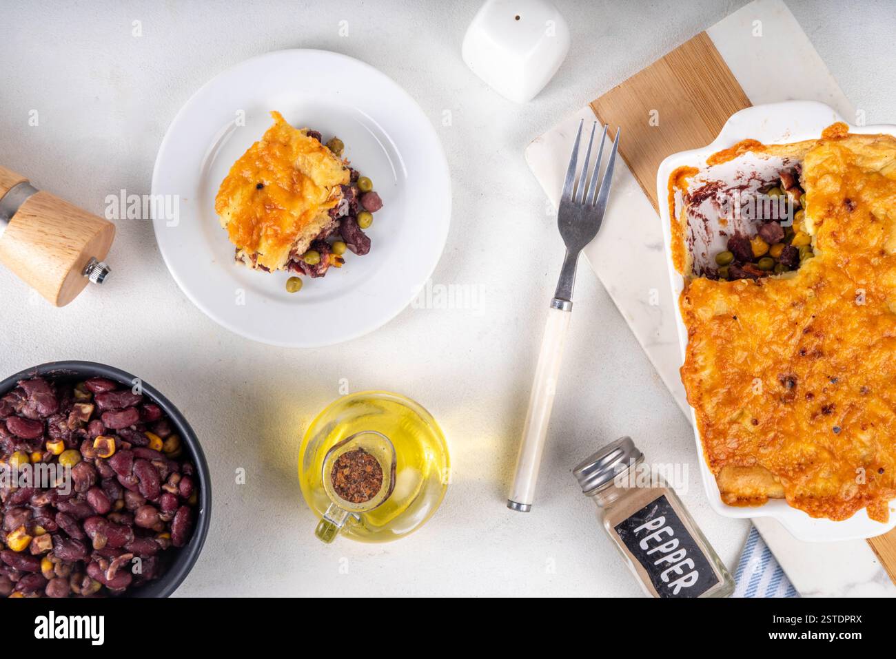 Vegan Sheppard Pie Recipe. Traditional English pie with mashed potatoes ...