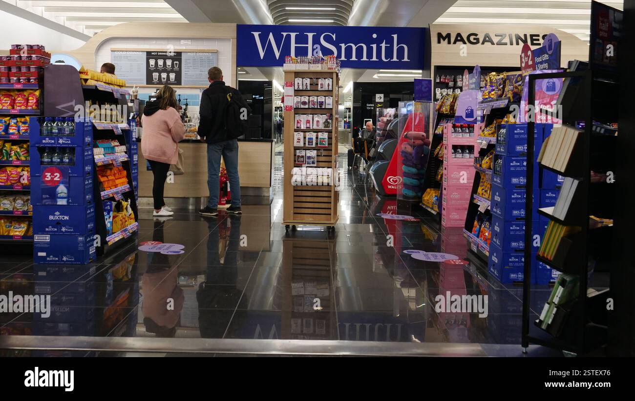 London stansted airport duty free hi-res stock photography and images