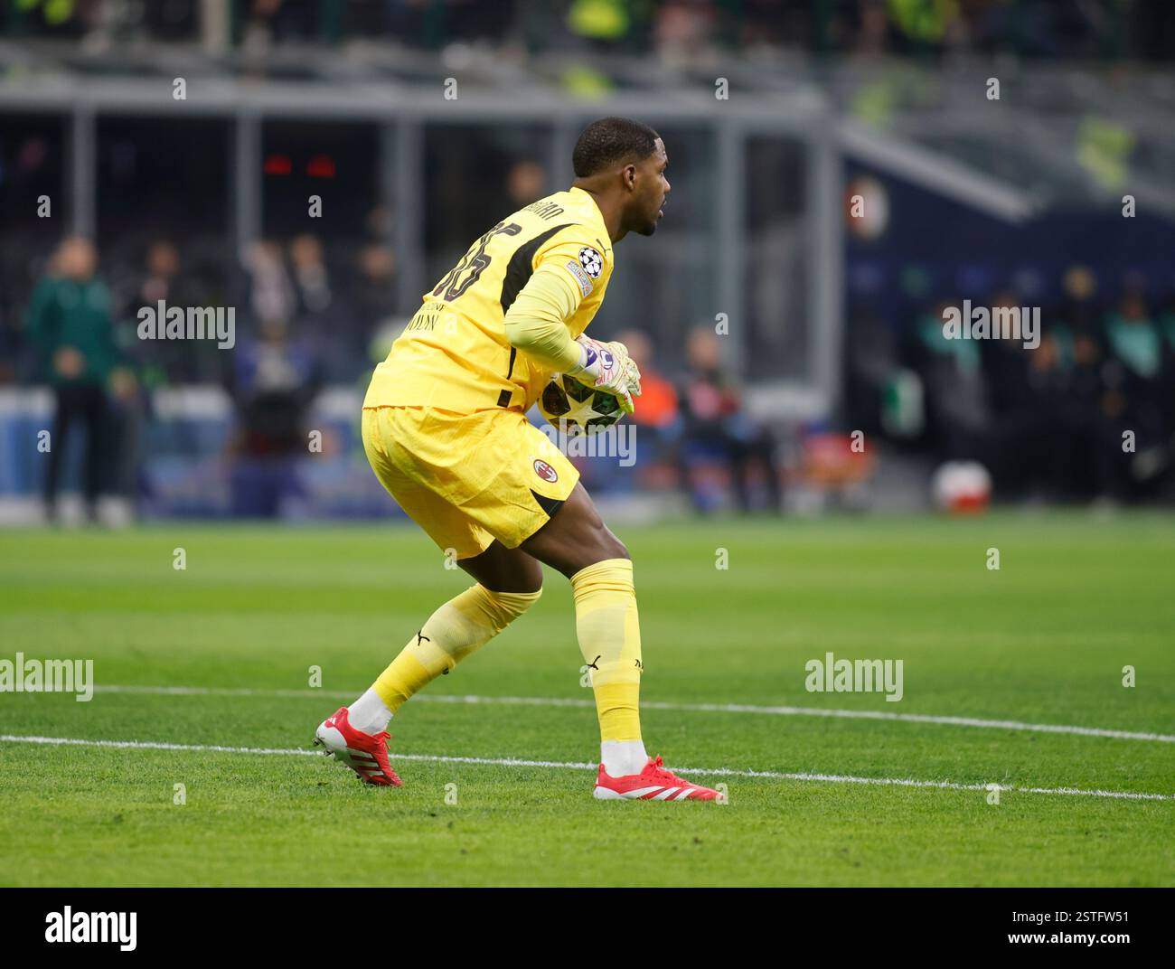 Milan, Italy. 18th Feb, 2025. Mike Maignan of AC Milan during The UEFA ...