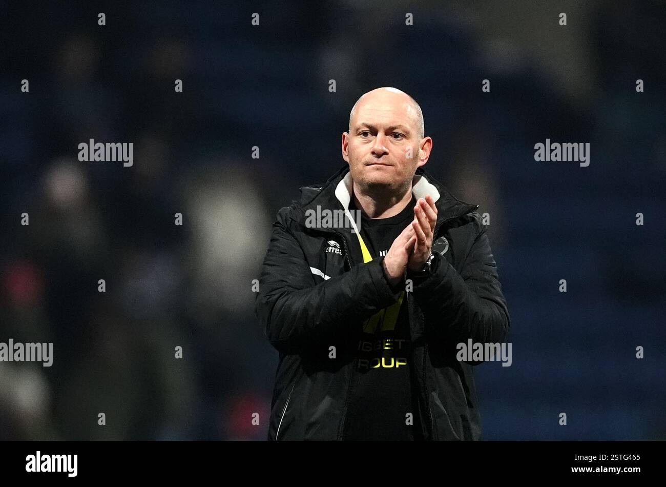 Millwall manager Alex Neil applauds the fans following the Sky Bet ...