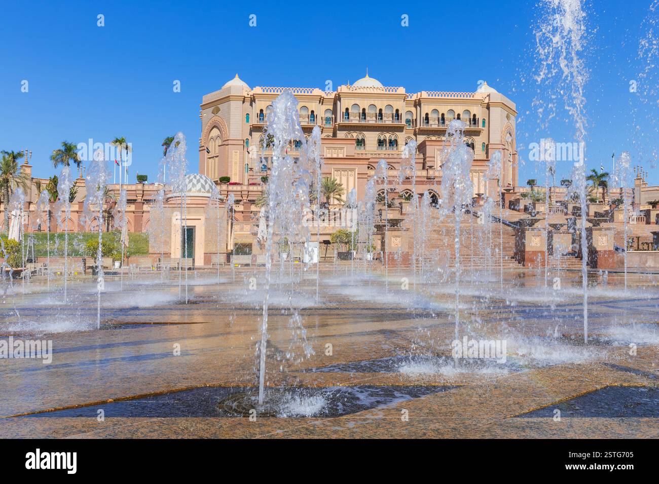 The Emirates Palace Mandarin Oriental (2005), a luxury five-star hotel in Abu Dhabi, United Arab Emirates Stock Photo
