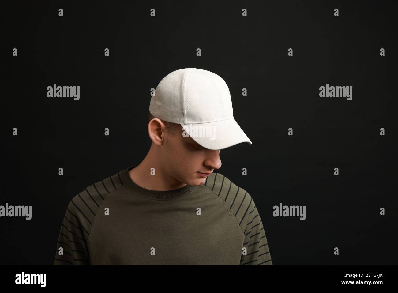 Stylish fashion model baseball cap hi-res stock photography and images ...