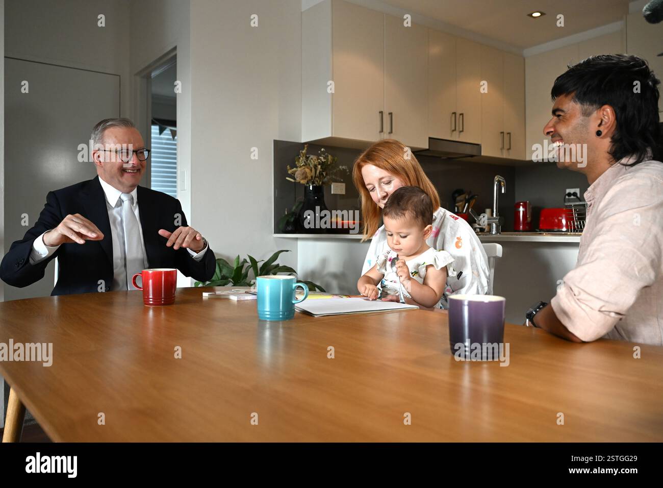 Sydney, Australia. 19th Feb, 2025. Australian Prime Minister Anthony