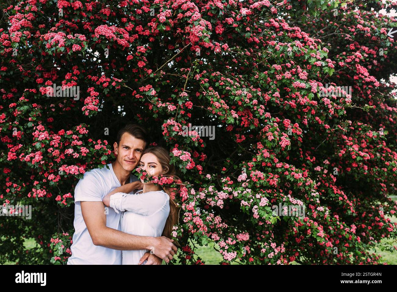 Young happy family love hi-res stock photography and images - Alamy