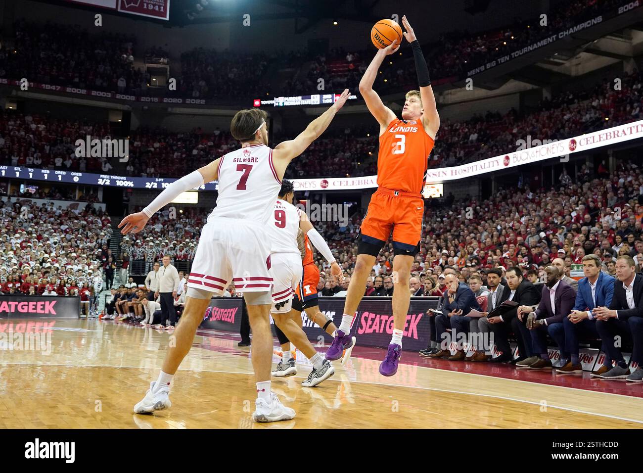 Illinois forward Ben Humrichous (3) scores a three point basket against ...