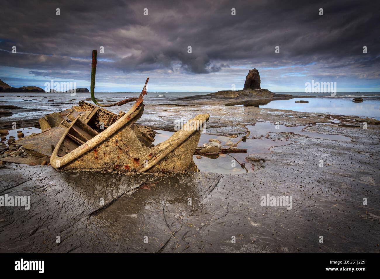 Saltwick bay rocks and wreck hi-res stock photography and images - Alamy