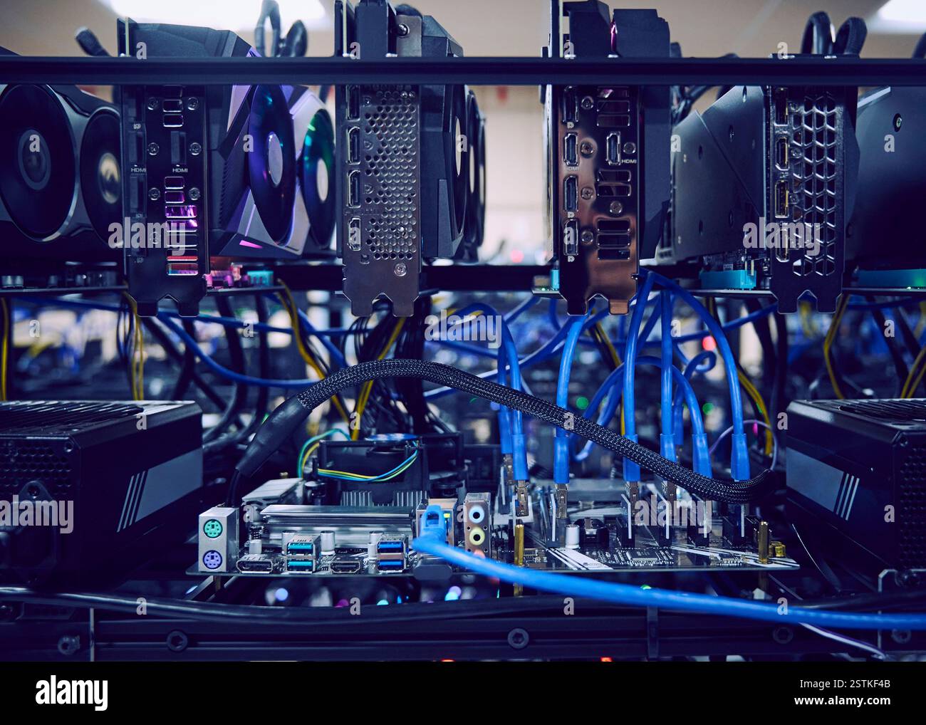 Technology server room hi-res stock photography and images - Alamy