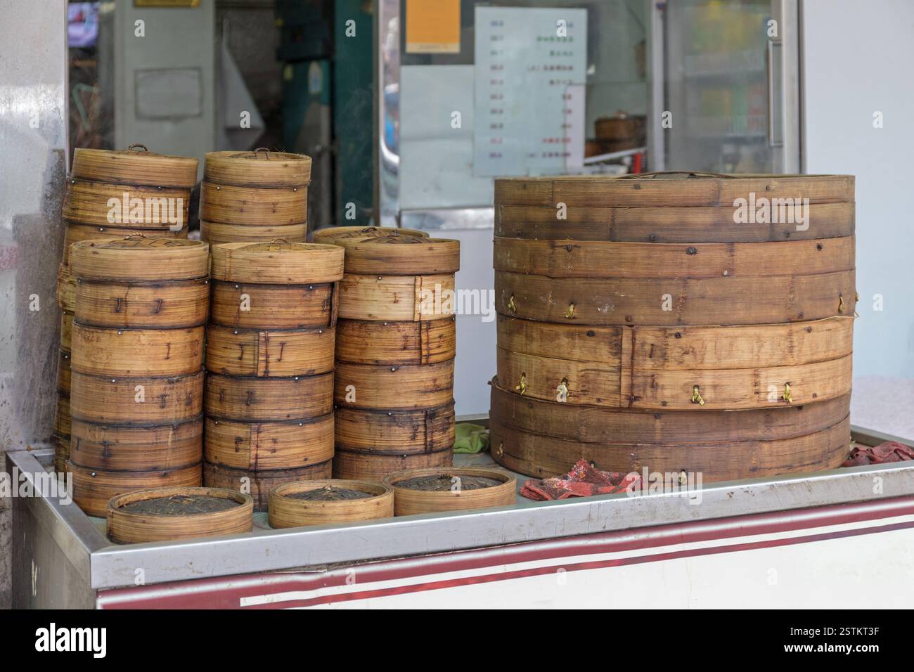 Traditional dim sum shop in hong kong hi-res stock photography and ...