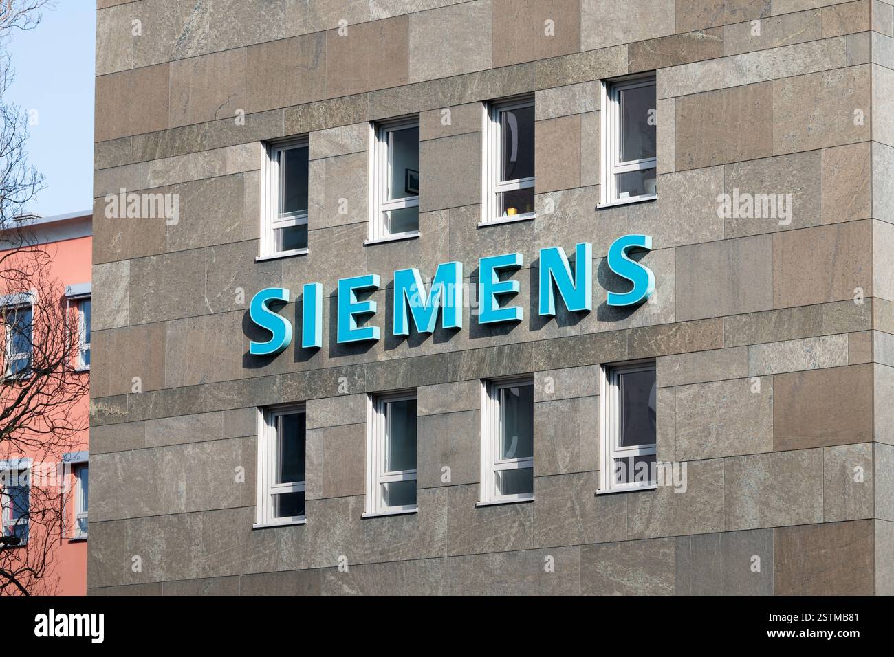 Employer engineering hi-res stock photography and images - Alamy