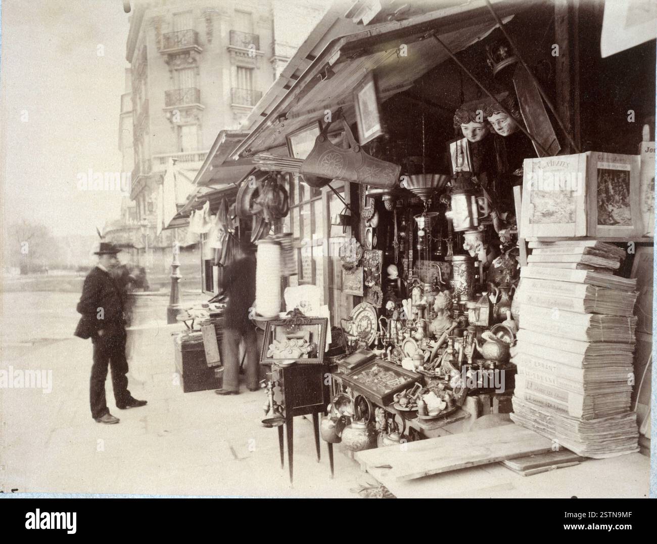 19th century paris shop front hi-res stock photography and images