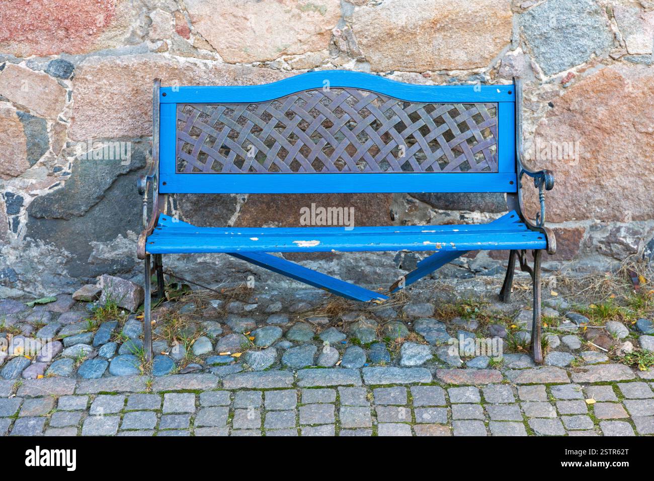 Damaged bench hi-res stock photography and images - Alamy