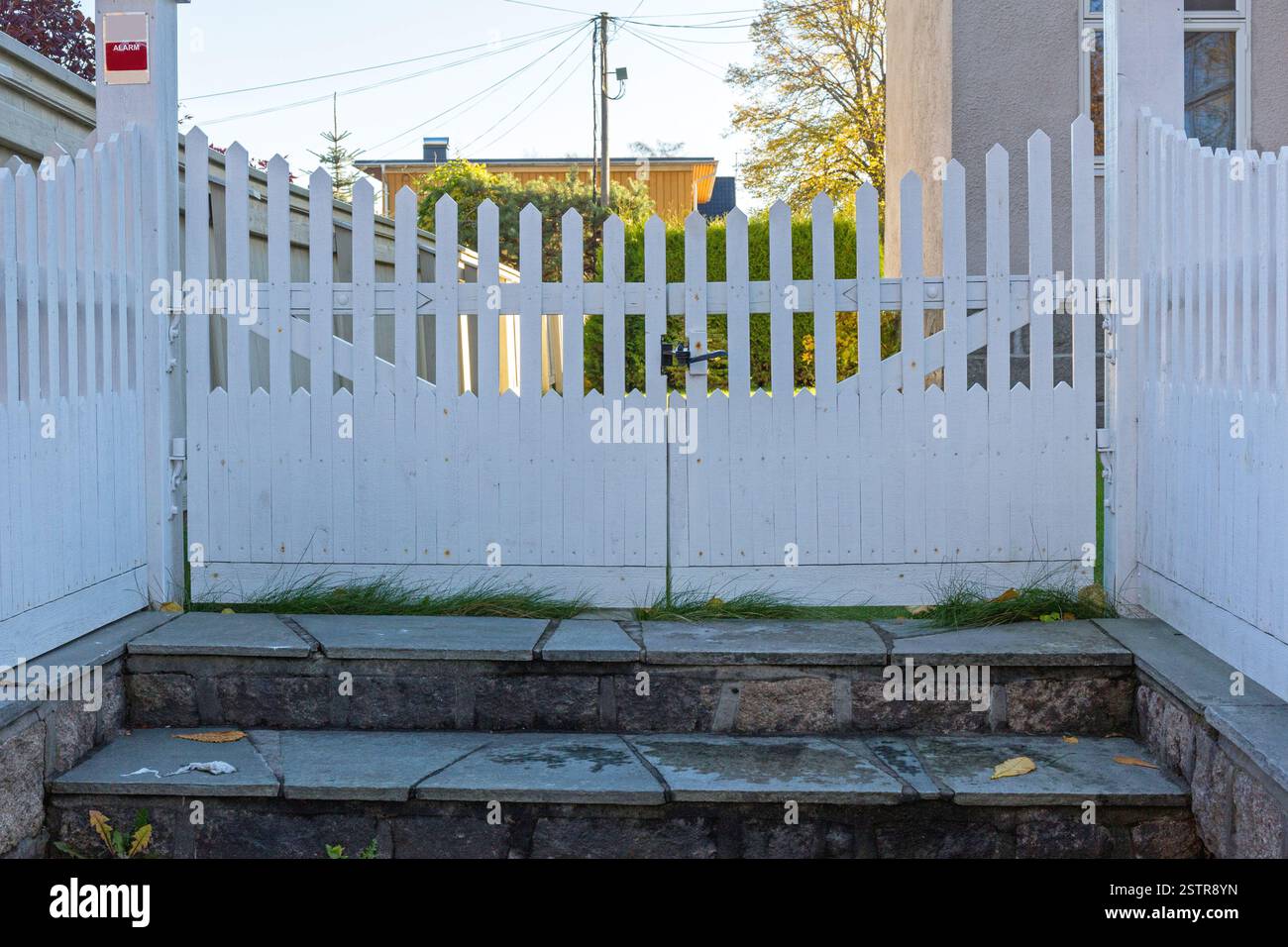 Picket gate hi-res stock photography and images - Alamy