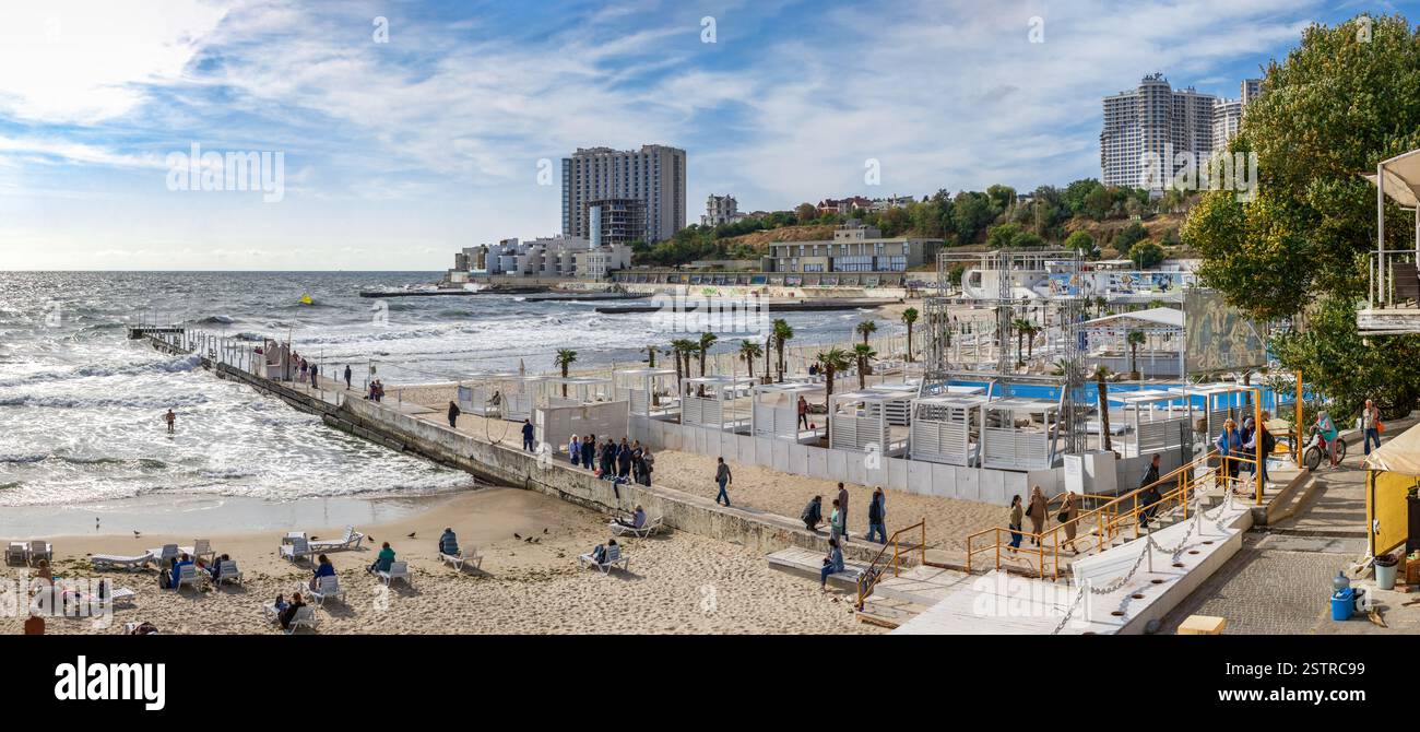 Autumn on the beach in the resort of Arcadia in Odessa Stock Photo - Alamy