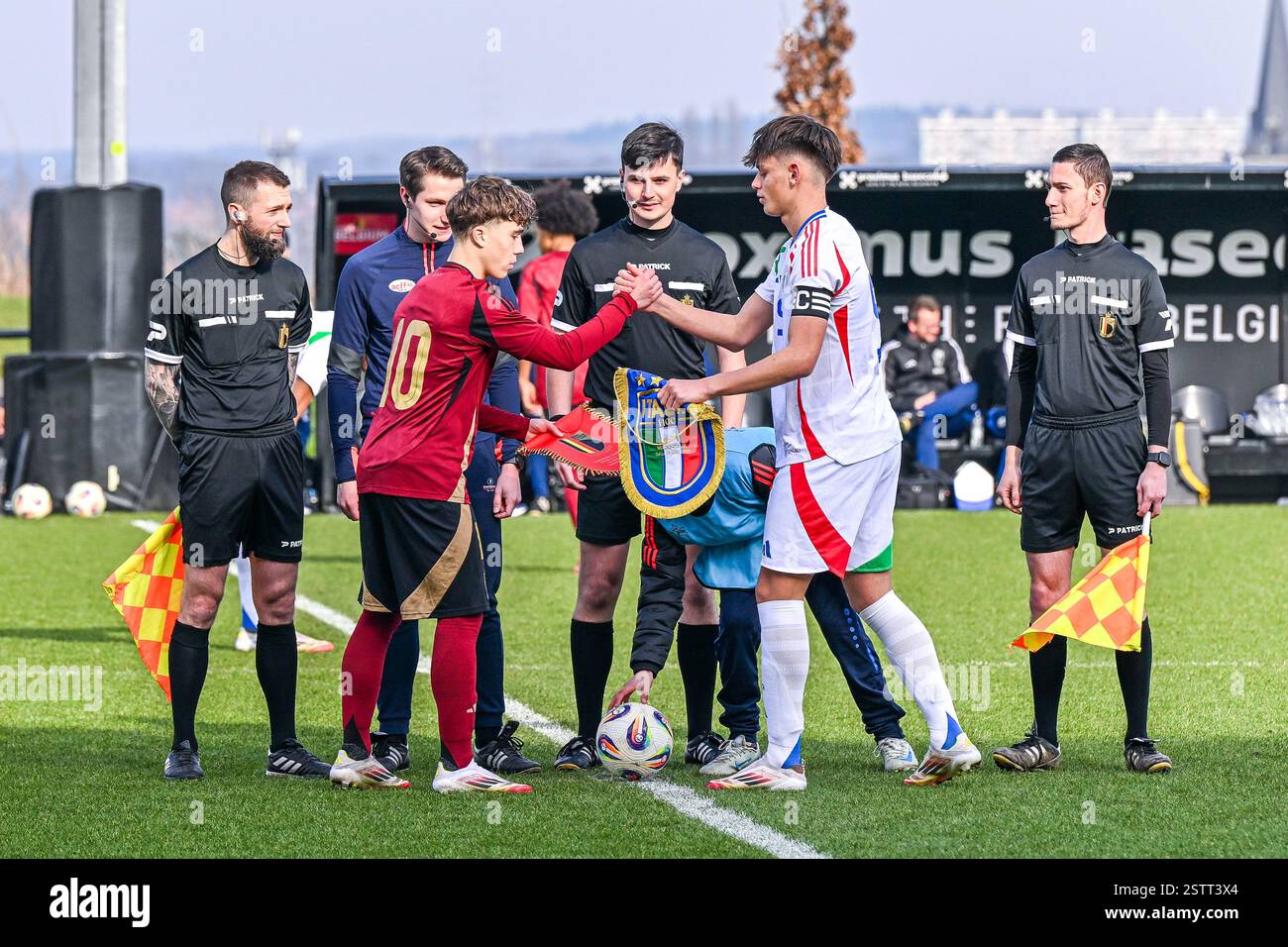 Tubeke, Belgium. 19th Feb, 2025. assistant referee Chasan Bektemirov ...