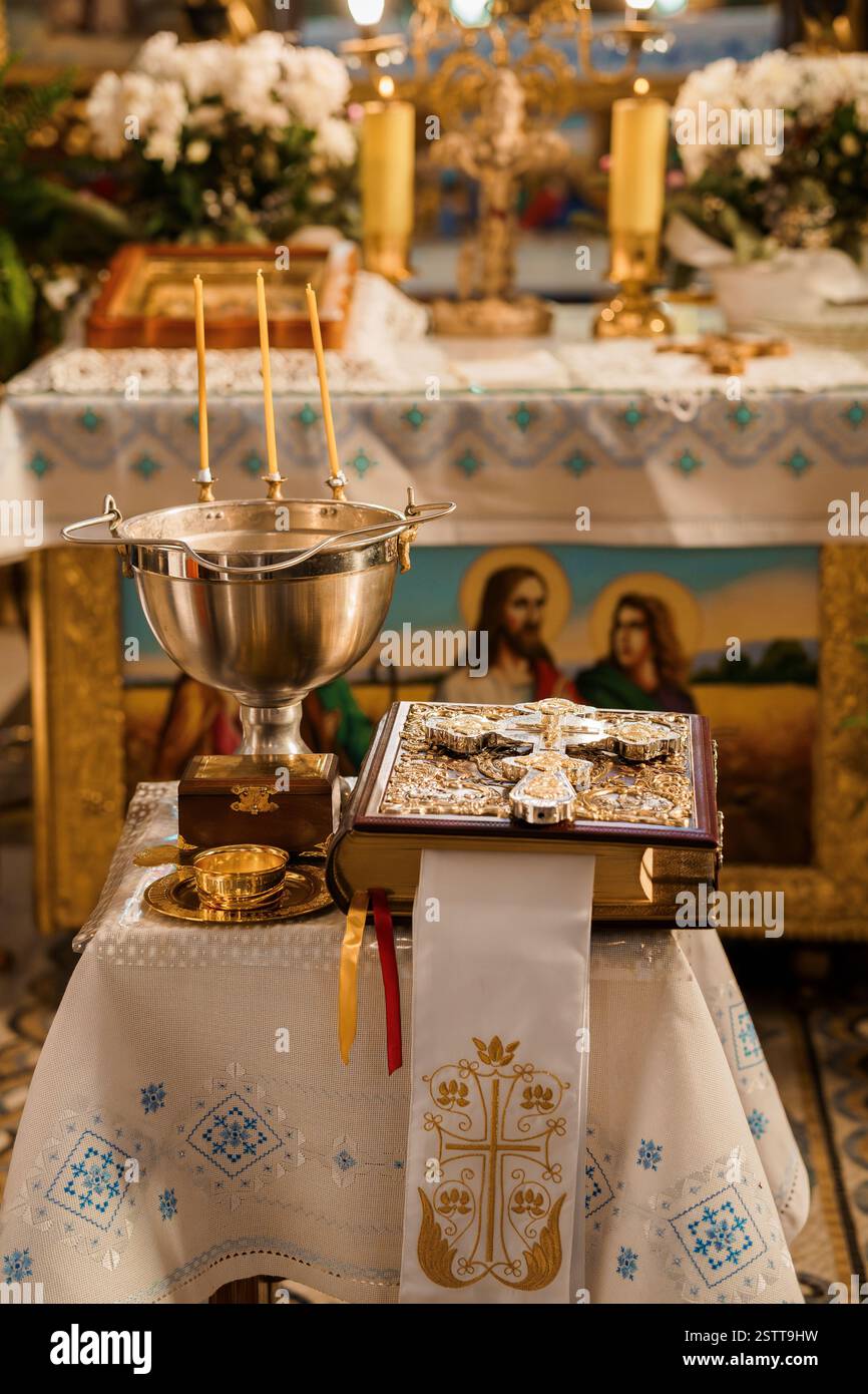Religious sanctuary setting hi-res stock photography and images - Alamy