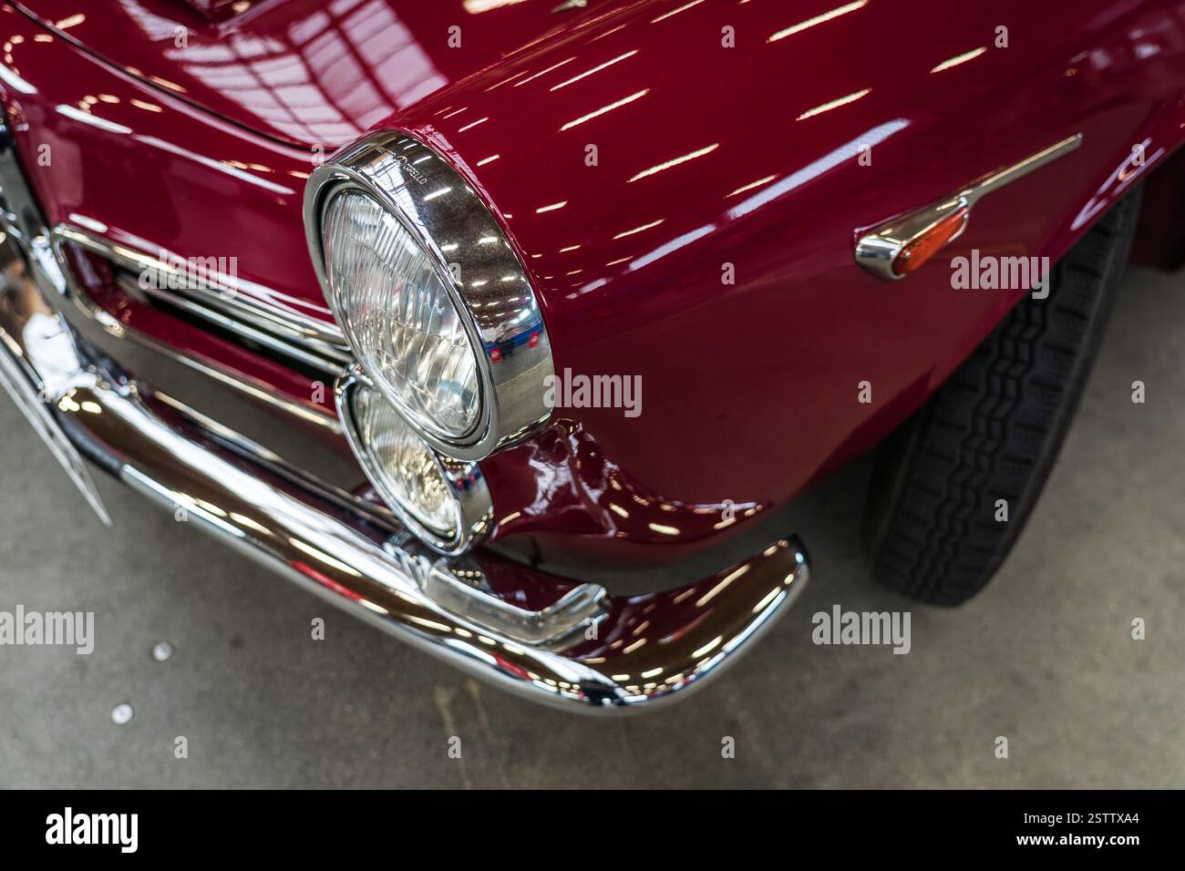 Alfa romeo spider touring hi-res stock photography and