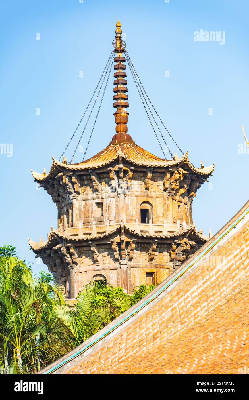 Ancient Pagoda of Kaiyuan Temple in Quanzhou, Fujian, China Stock Photo ...