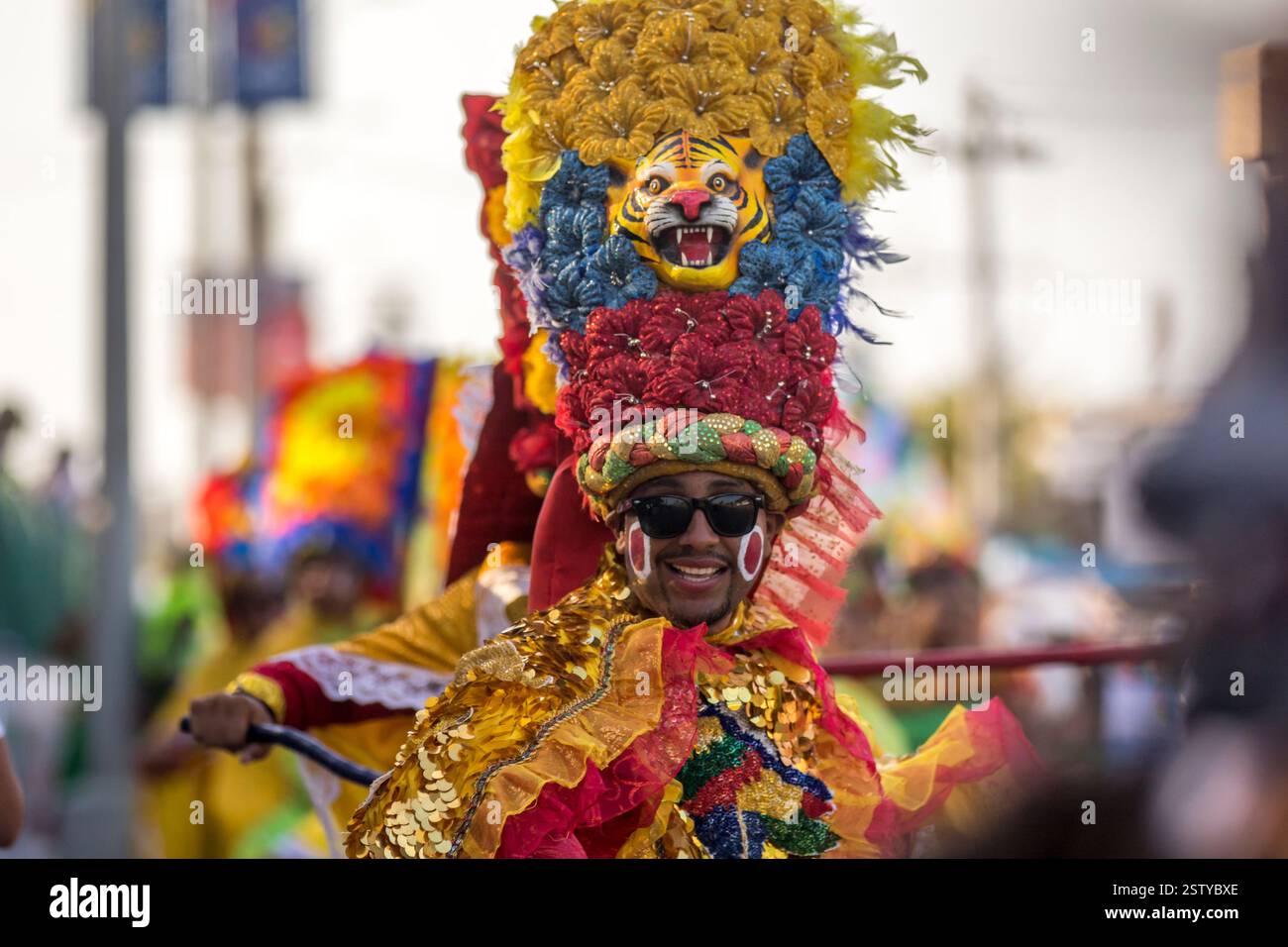 congo-dance-and-costume-during-great-parade-at-barranquilla-s-carnival
