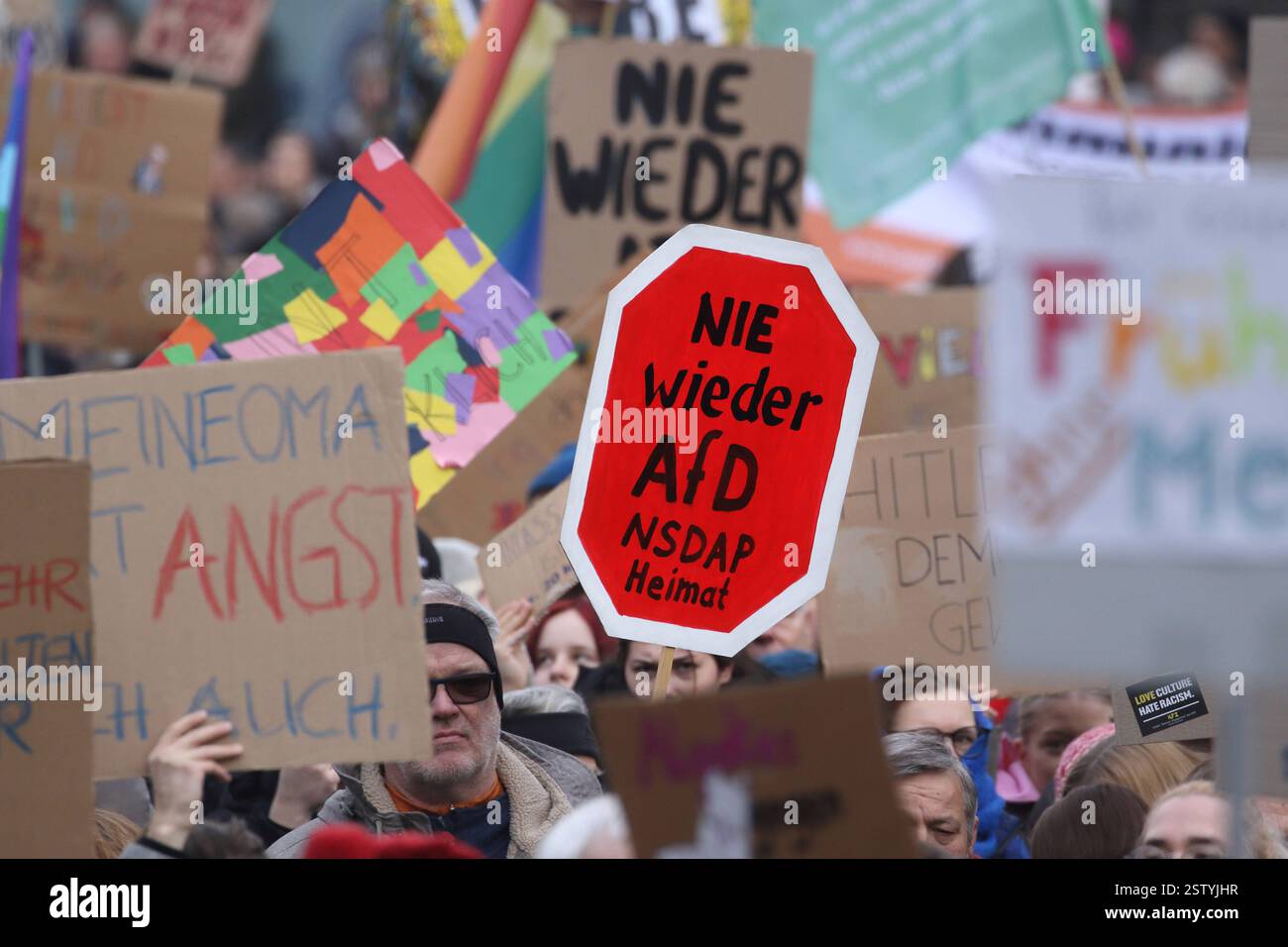 Unter Dem Titel Gemeinsam F r Demokratie Nie Wieder Ist Jetzt unter-dem-titel-gemeinsam-f-r-demokratie-nie-wieder-ist-jetzt