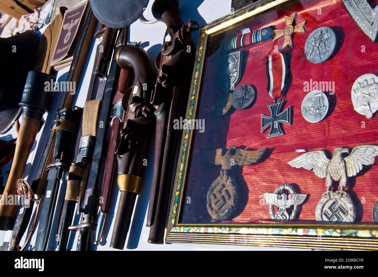 Svastica nazi memorabilia hi-res stock photography and images - Alamy