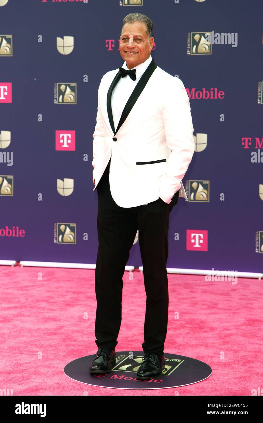 Ben walks the red carpet at the Univision 2025 37th. edition of Premio