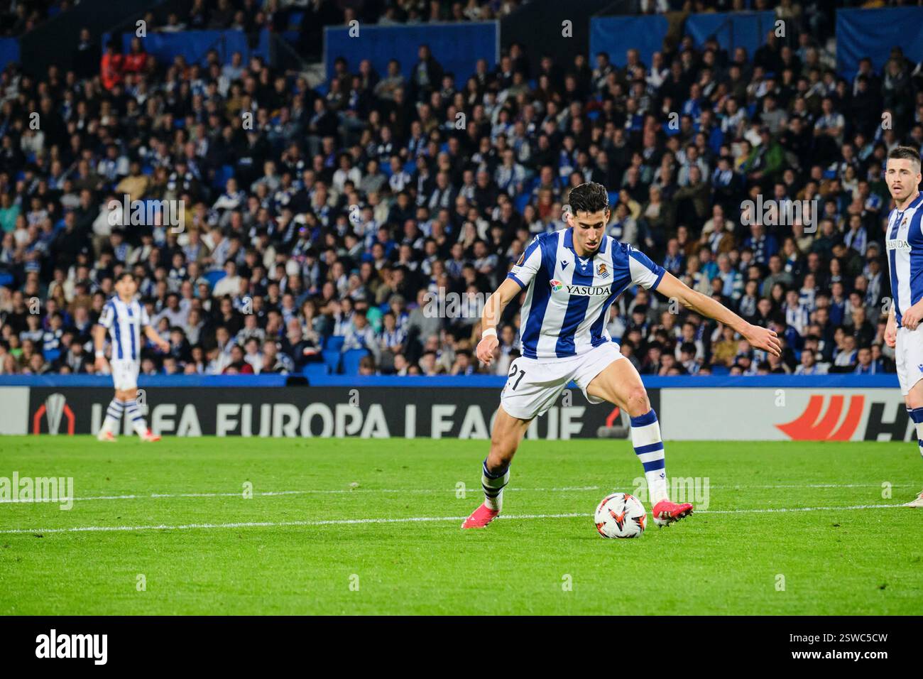 Knockout kick hi-res stock photography and images - Page 14 - Alamy, image size:1300x956