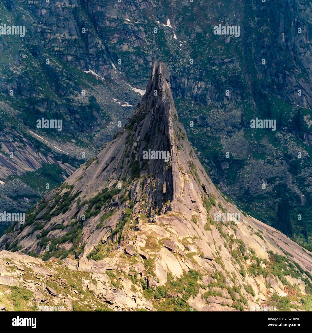 Pointy Rocks At Cliffs Pointed rocks hi-res stock photography and images - Alamy