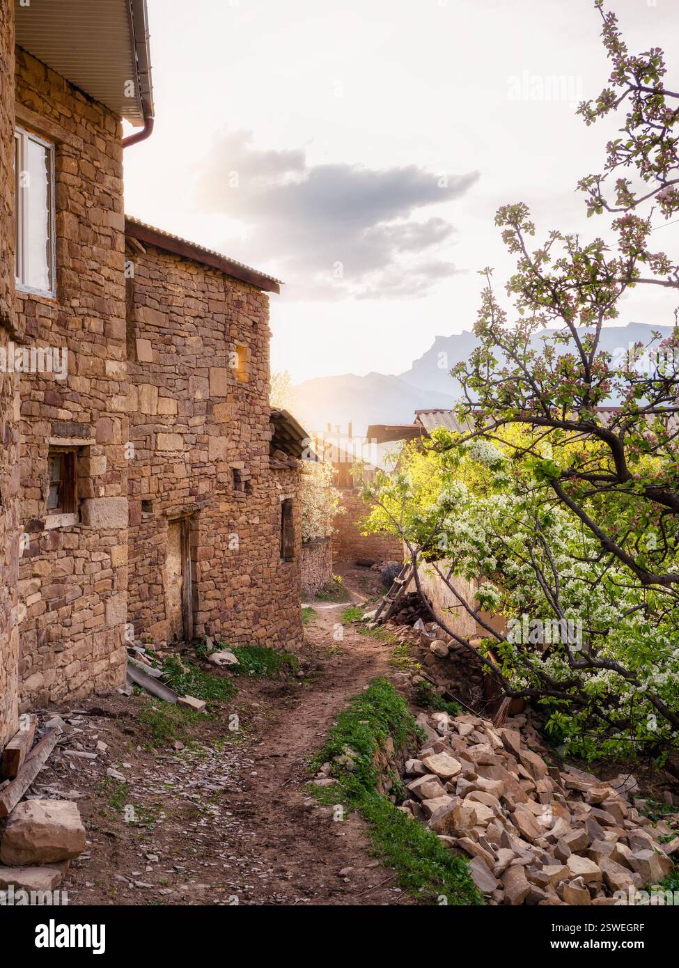 Stone ranch house hi-res stock photography and images - Alamy