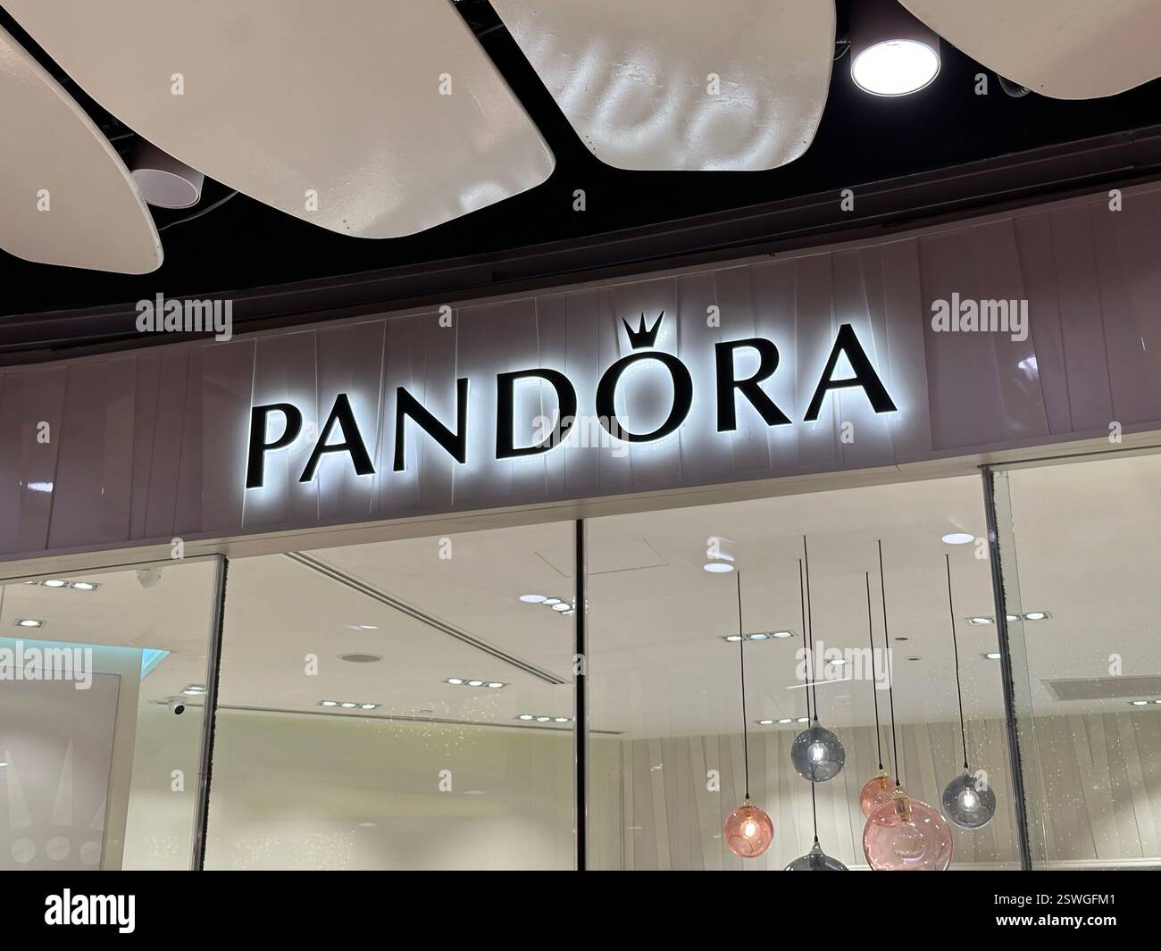 Bangkok, Thailand - Jan 3, 2024: Pandora store. - Smartphone Captured Stock Image