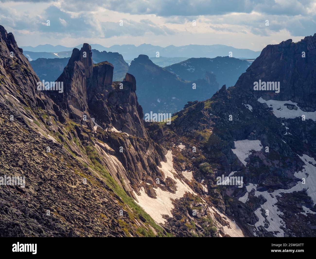 Majestic jagged mountain peak hi-res stock photography and images - Alamy