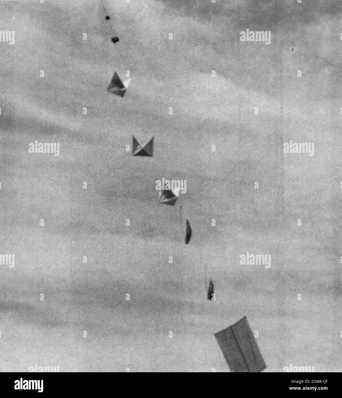 Crashed ufo hi-res stock photography and images - Alamy Crashed ufo hi-res stock photography and images - Alamy