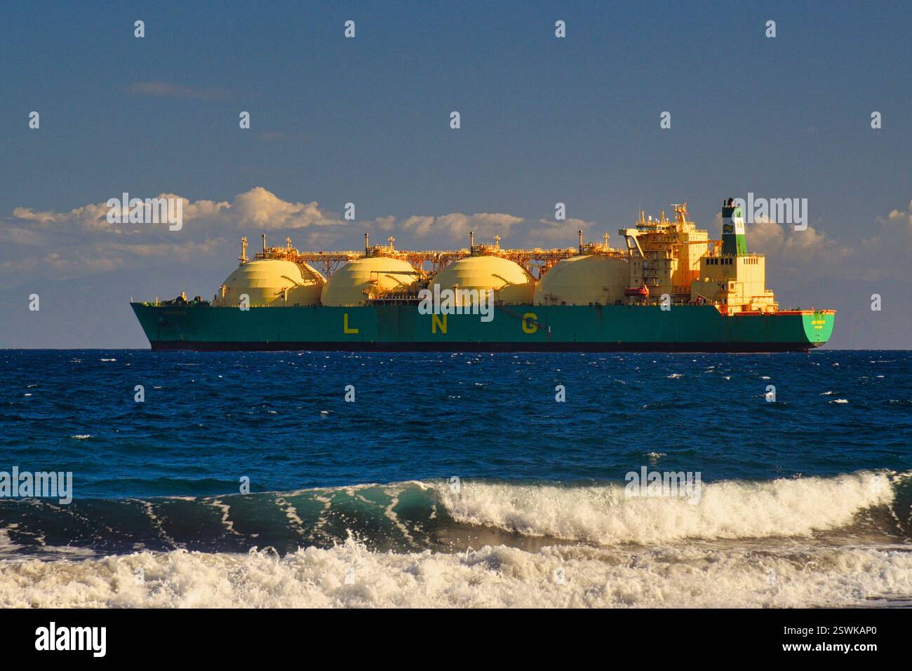 Liquefied natural gas russia hi-res stock photography and images - Alamy