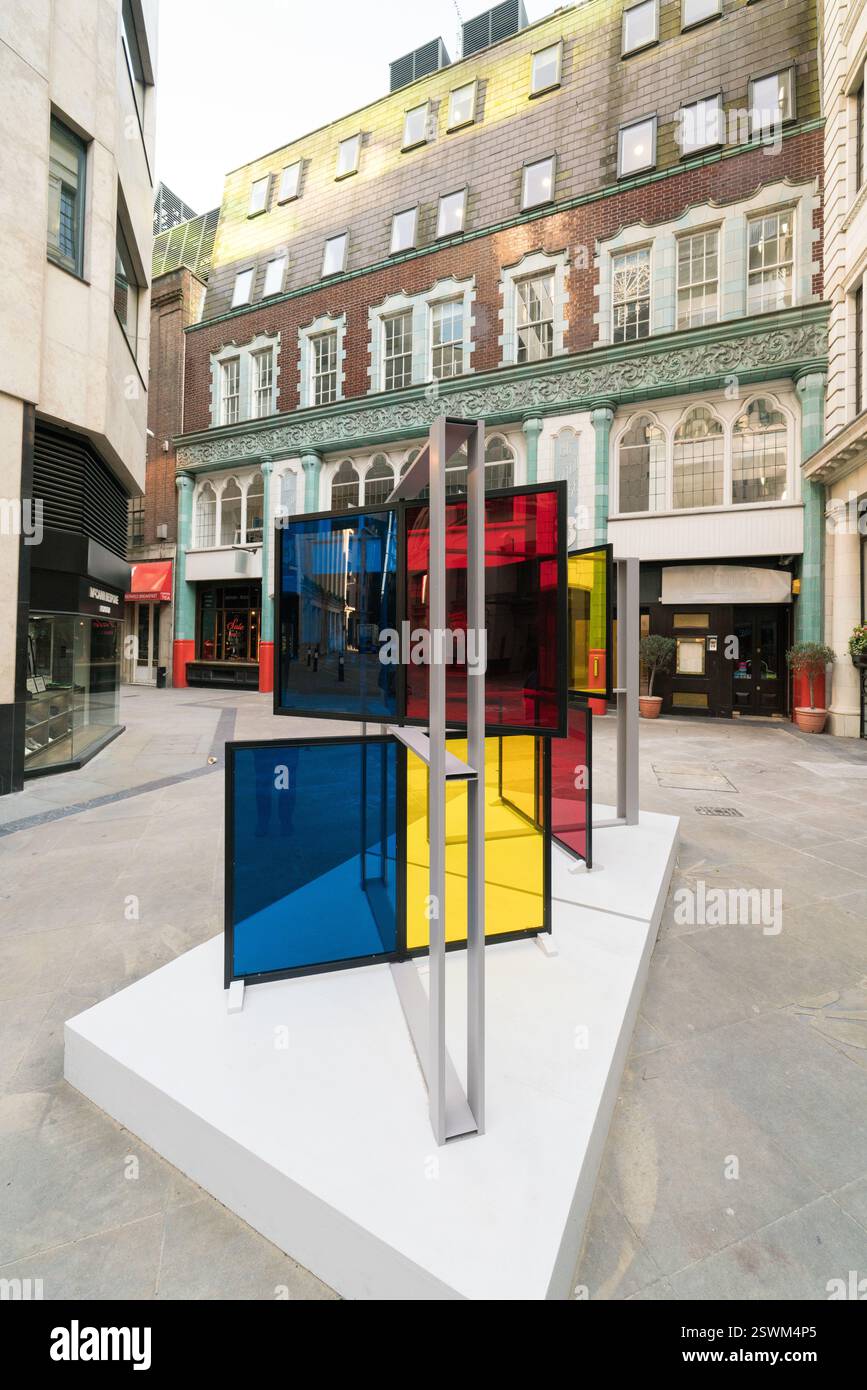 Modern art installation hi-res stock photography and images - Alamy