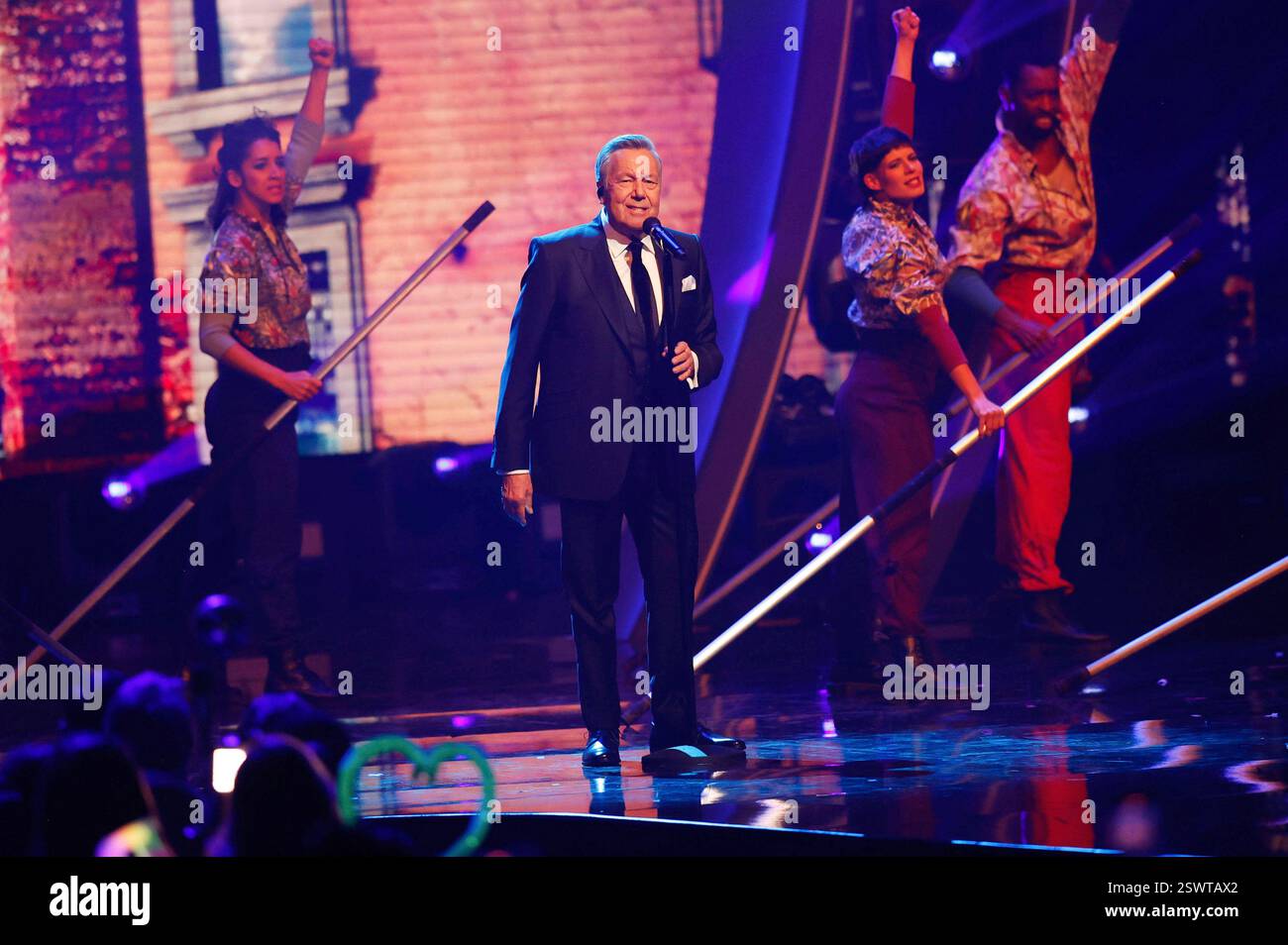 Roland Kaiser & Musicalensemble Romeo & Julia in der ZDF TV-Show Die ...