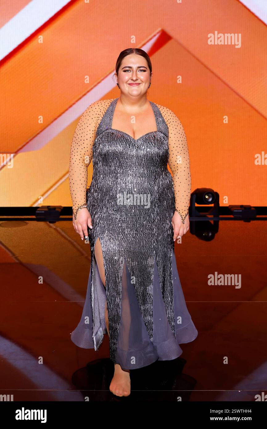 influencerin-sandra-safiulov-selfiesandra-bei-der-18-staffel-der-rtl