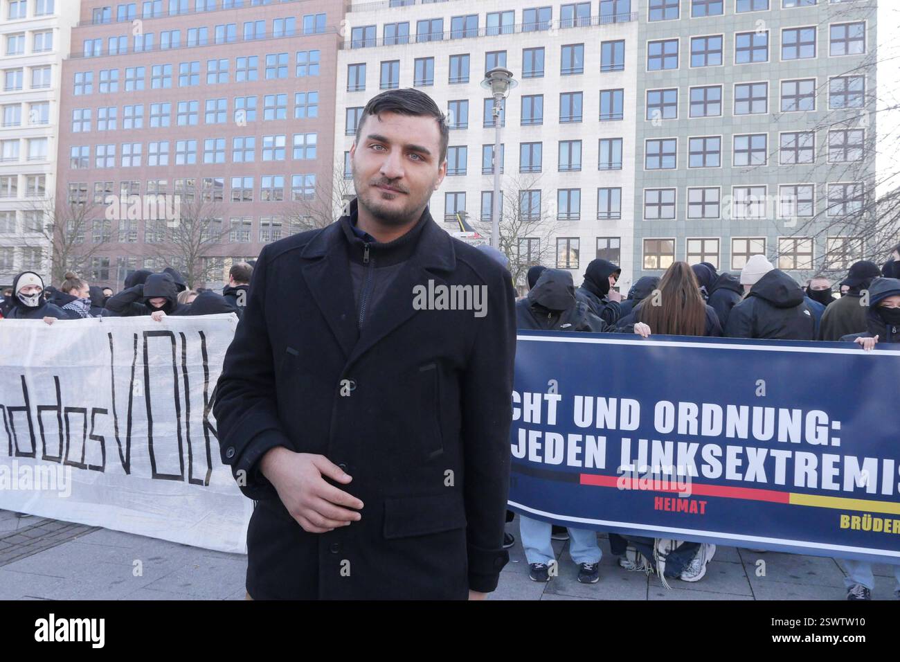 22.02.2025, Berlin - Deutschland. Demonstration gegen Linksextremismus ...