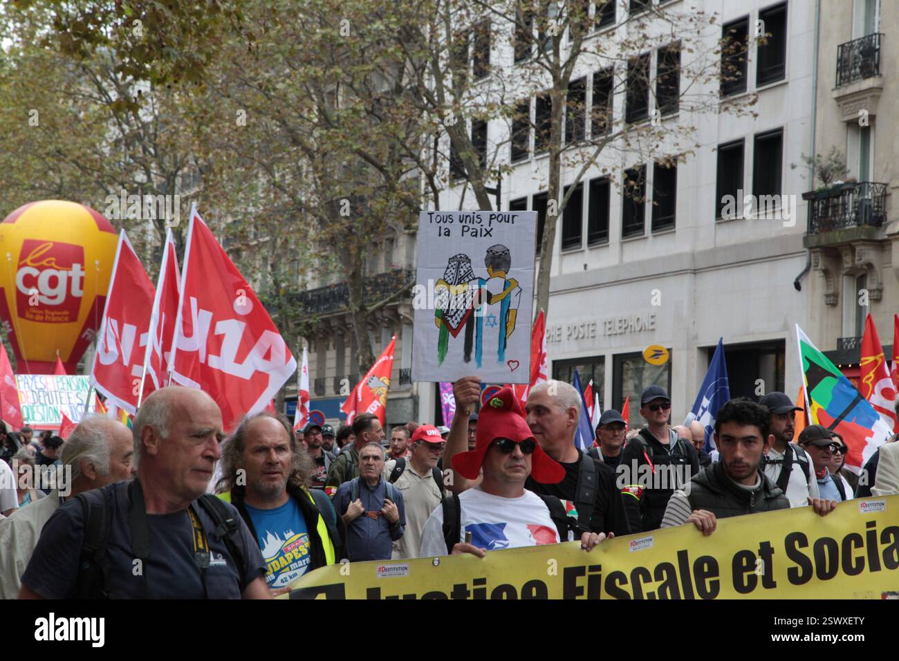 France Paris : CGT Manifestation intersyndicale contre l'austérité 13 octobre 2023 Stock Photo