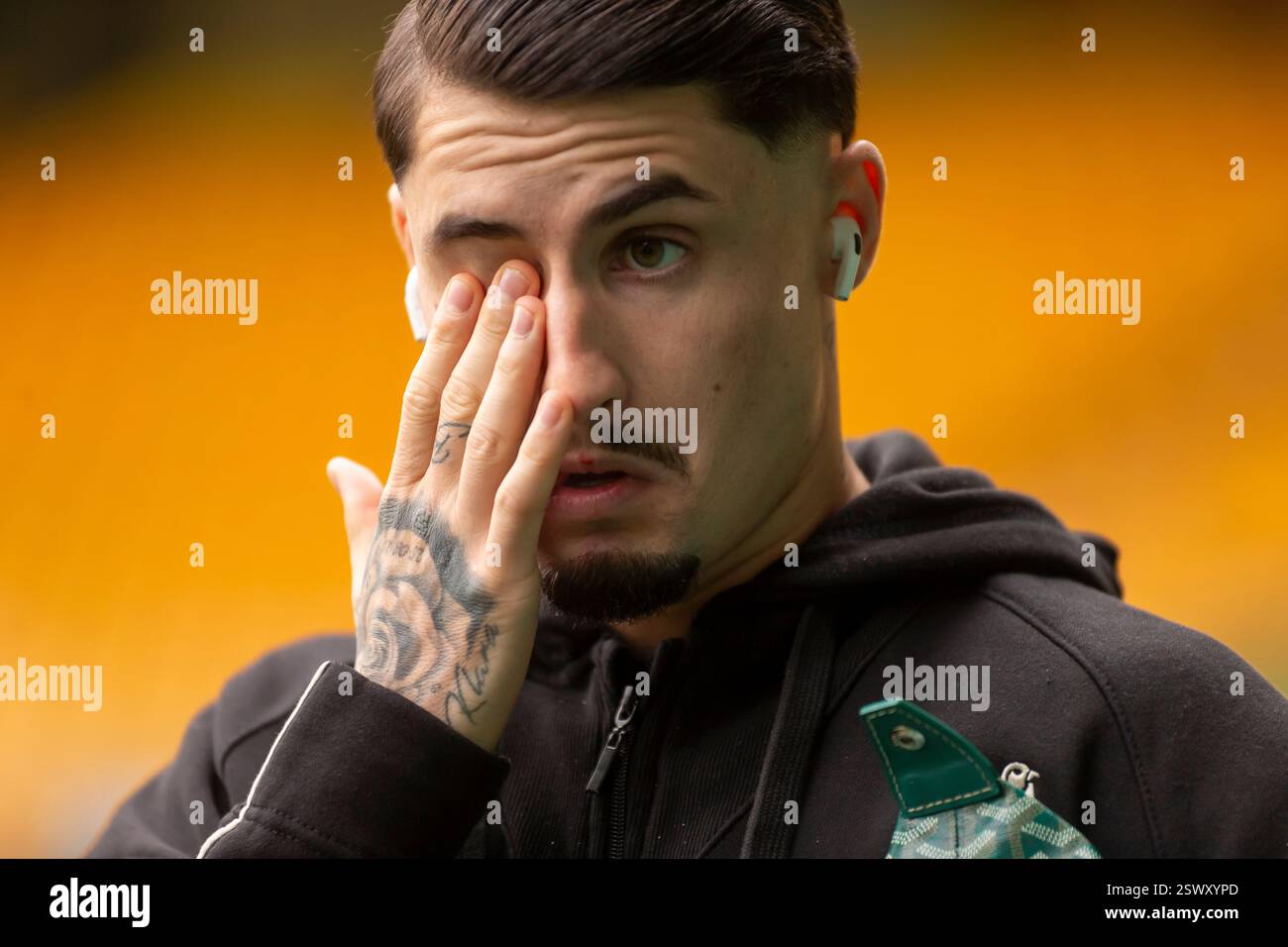 borja-sainz-of-norwich-city-arrives-before-the-sky-bet-championship