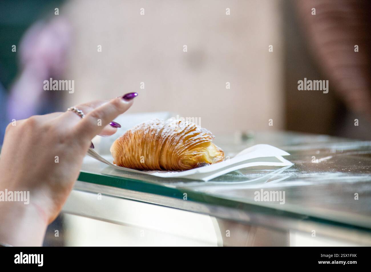 Italian bakery shop hi-res stock photography and images - Alamy, image size:1300x956