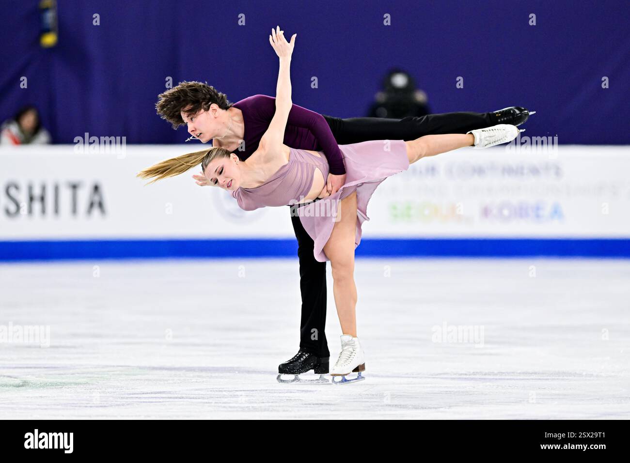 Emilea ZINGAS & Vadym KOLESNIK (USA), during Ice Dance Free Dance, at the ISU Four Continents