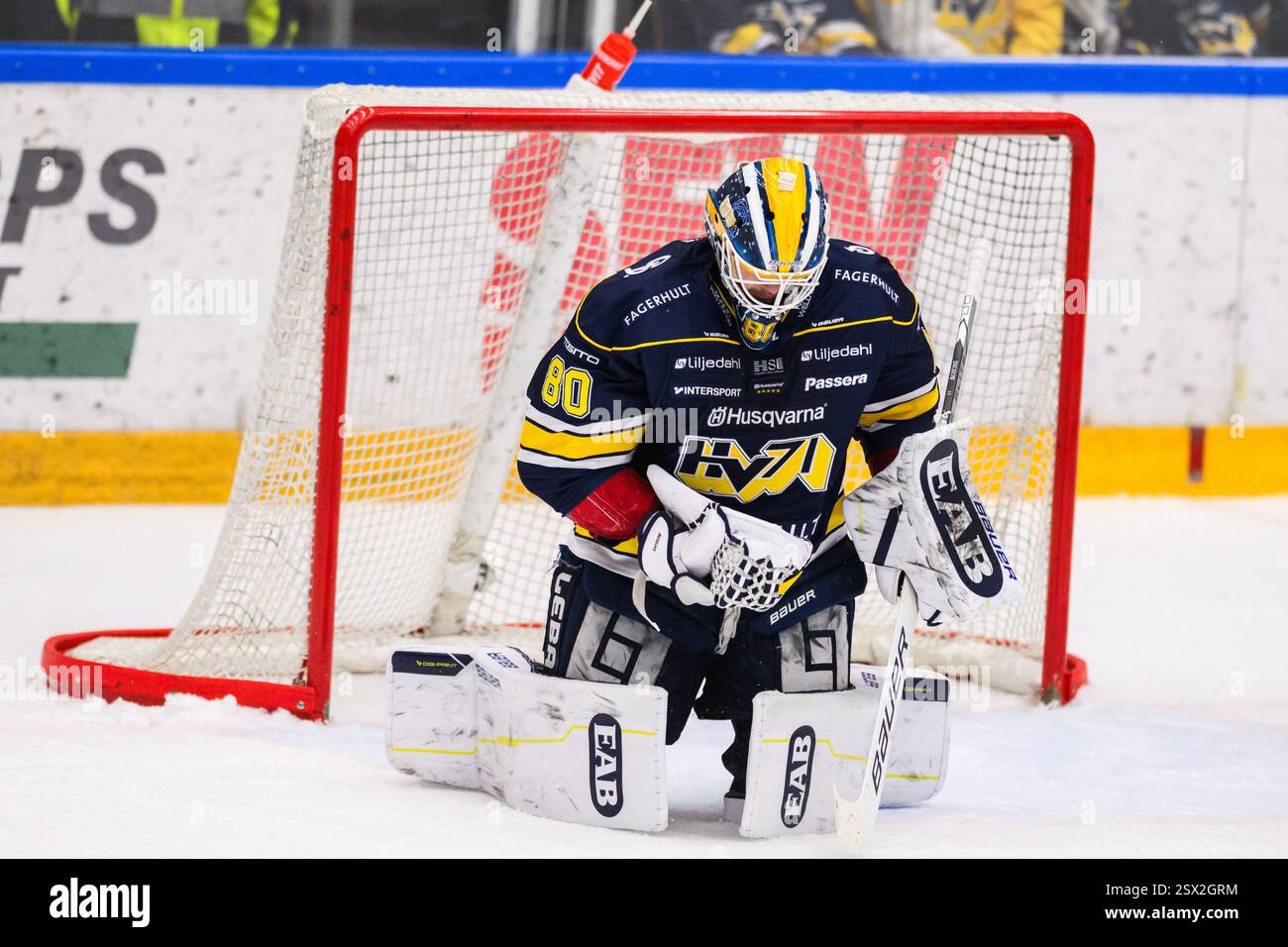 250222 HV71s M lvakt Frederik Dichow Under Ishockeymatchen I SHL Mellan 250222-hv71s-m-lvakt-frederik-dichow-under-ishockeymatchen-i-shl-mellan