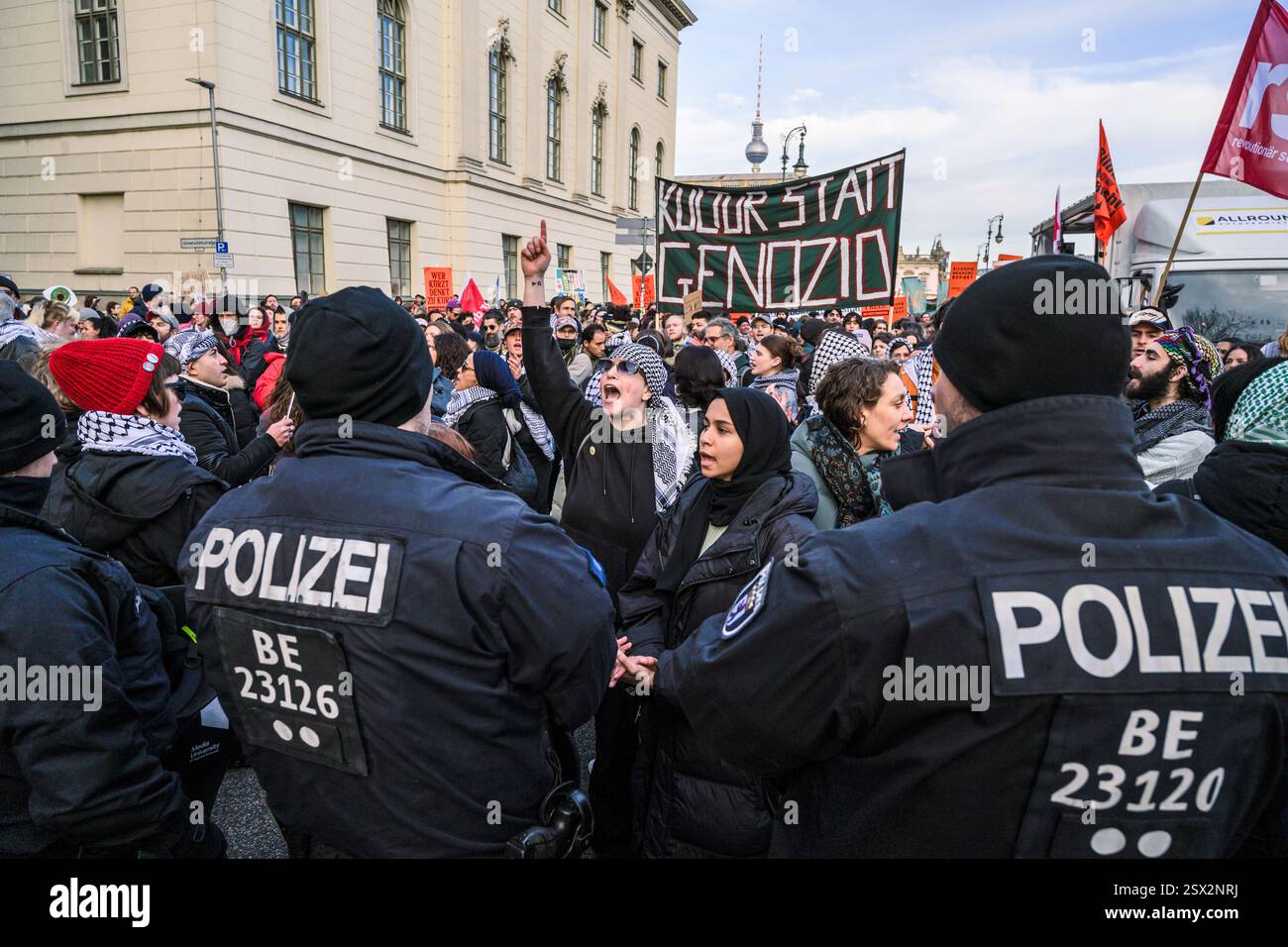 Berlin, Germany. 22nd Feb, 2025. Berlin Police kettles the ...