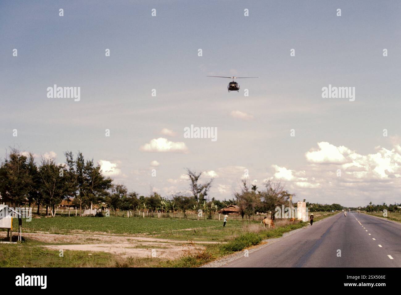Lot De 2 Autocollants Vinyle Hélicoptère UH-1 Iroquois Huey - 8 X 2,31 Pouces, Rayd Workshop, Neufs