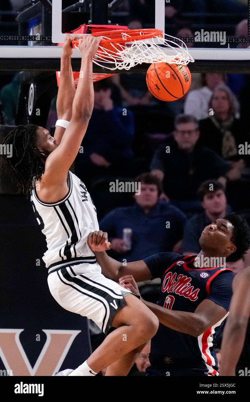 Devin Forward Vanderbilt forward Devin McGlockton, left, dunks the ball over ...