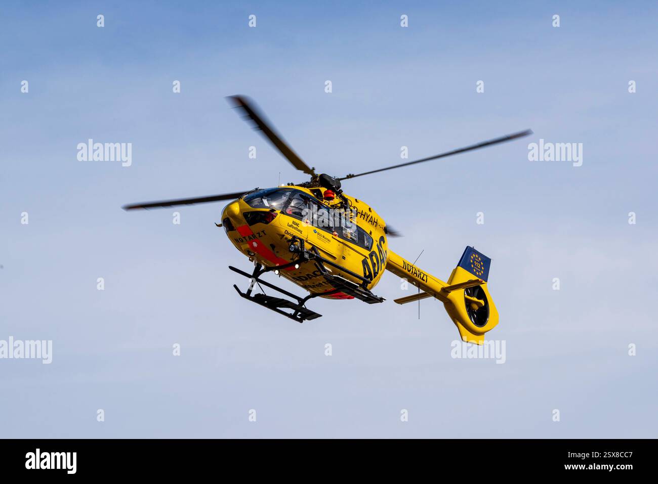 ADAC Rettungshubschrauber im Einsatz ADAC Rettungshubschrauber der ...