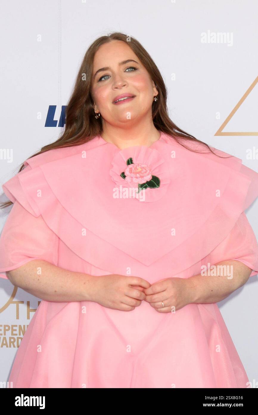 Santa Monica Ca 22nd Feb 2025 Aidy Bryant At Arrivals For Film 