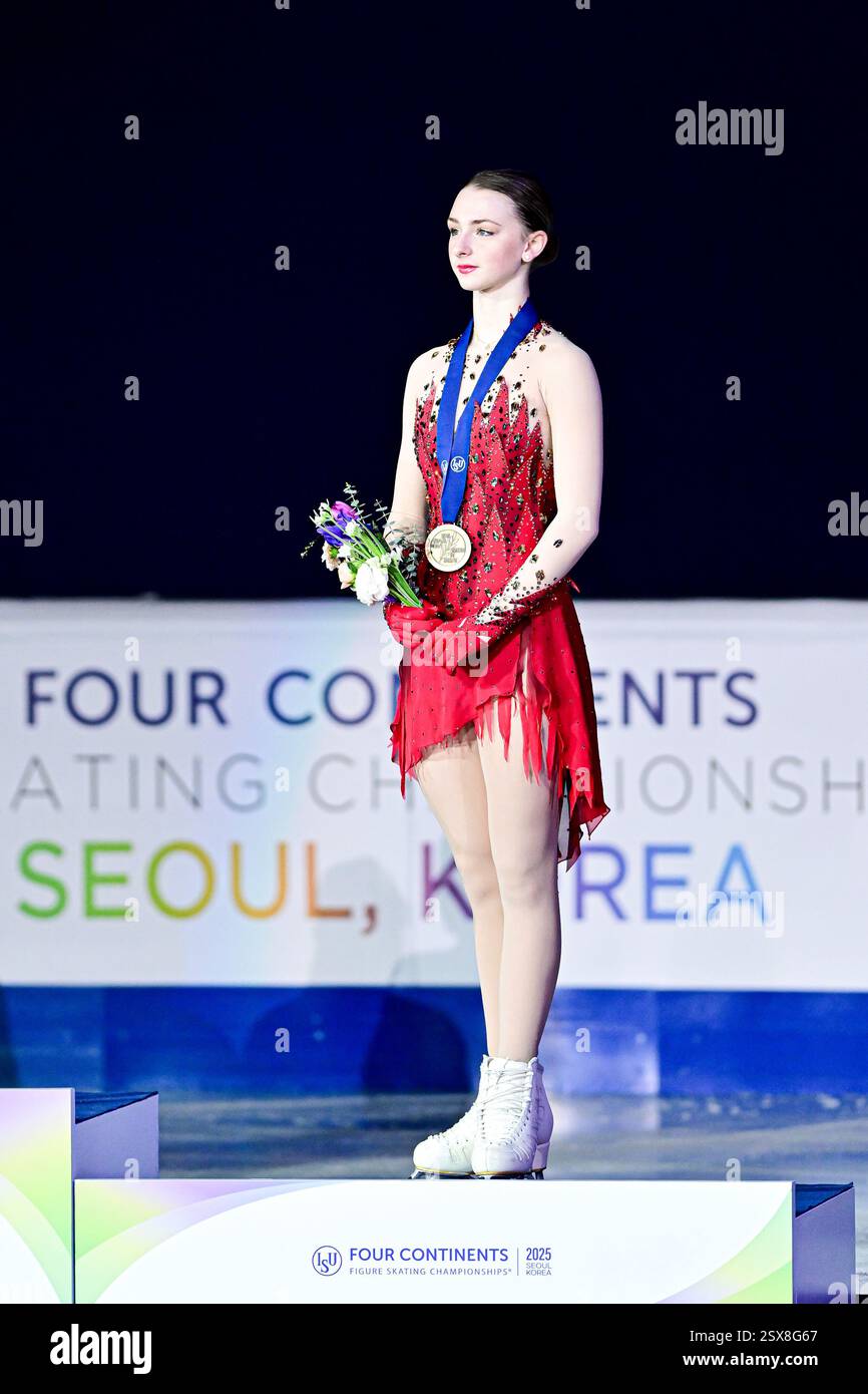 Women Awards, Sarah EVERHARDT (USA) third place, during Victory Ceremony, at the ISU Four