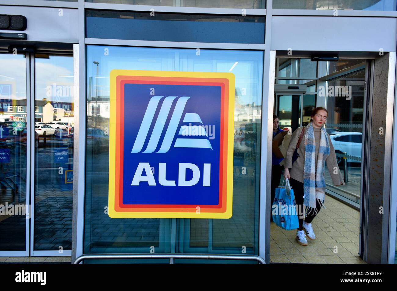 Wild atlantic way logo hi-res stock photography and images - Alamy