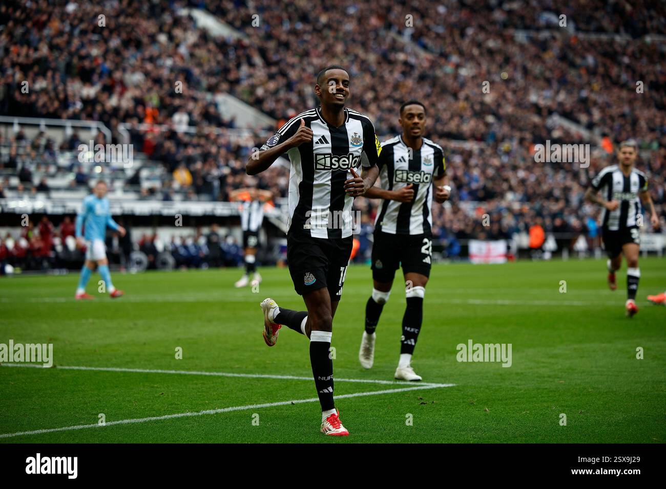 Alexander Isak Responds to Alan Shearer After St. James' Park Return Alexander Isak Responds to Alan Shearer After St. James' Park Return